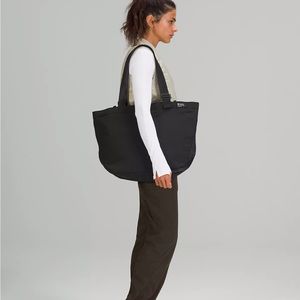 Clean Line Totes Bag